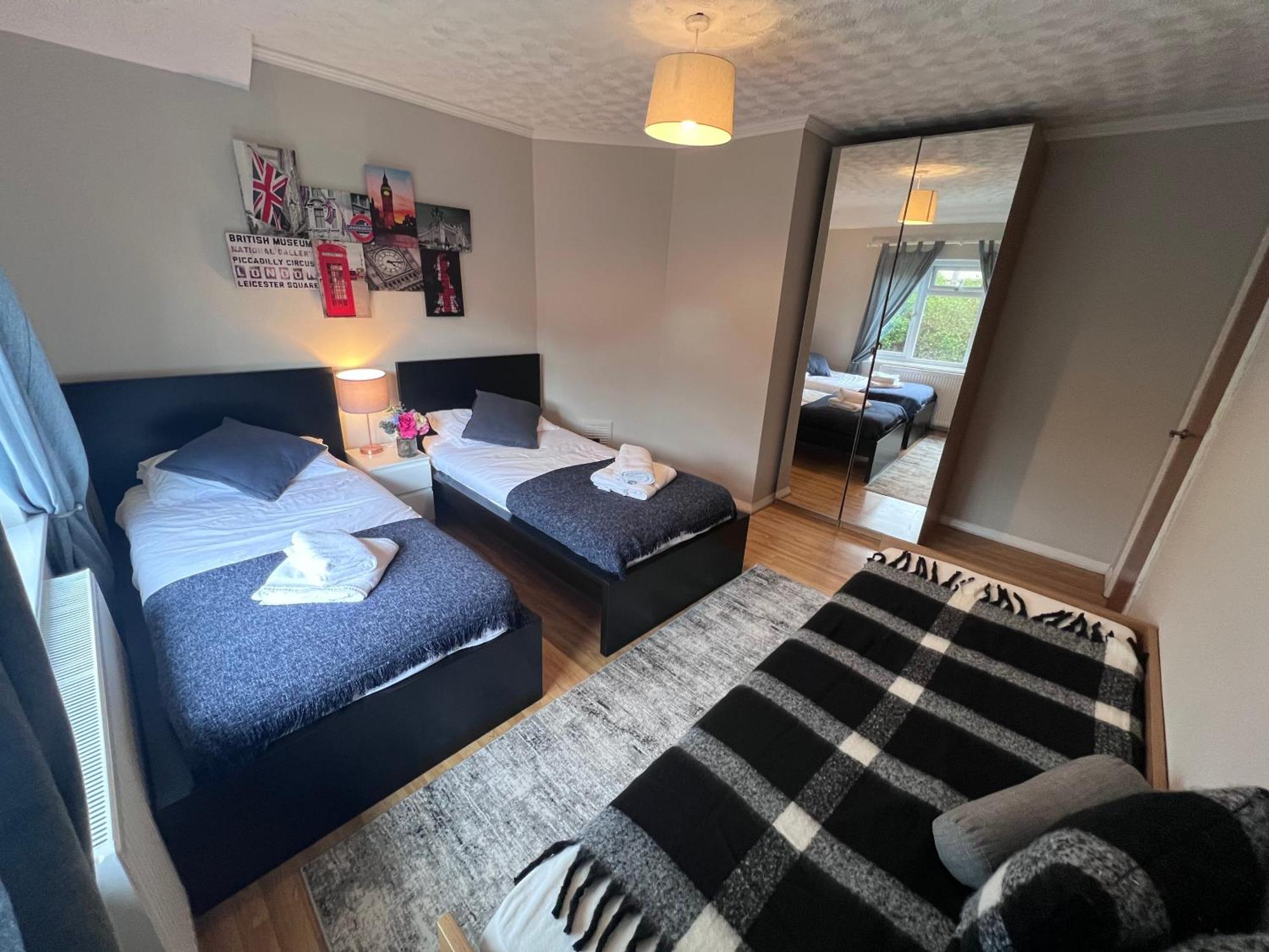 Croydon Apartment With Parking London Exterior photo