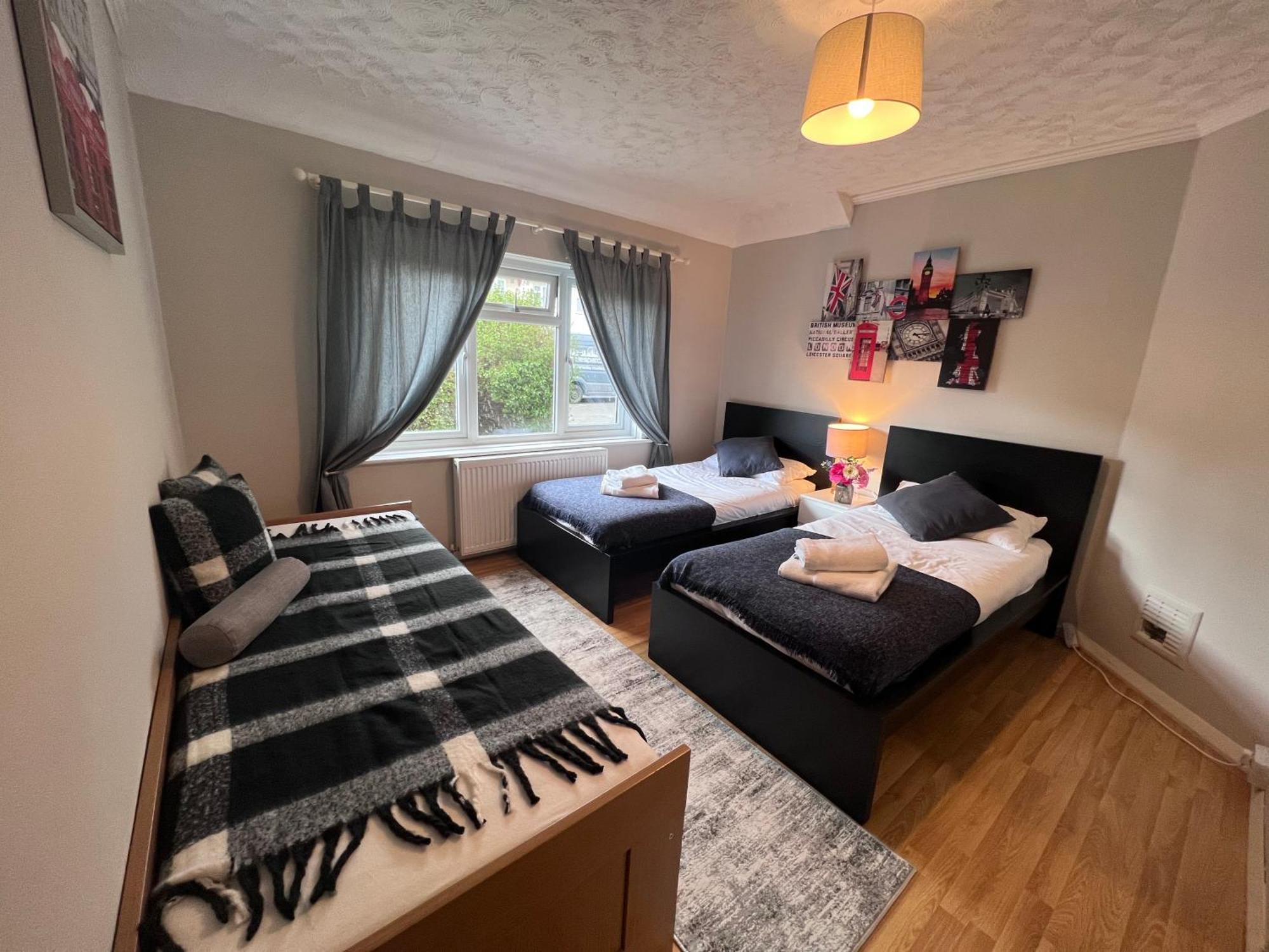 Croydon Apartment With Parking London Exterior photo